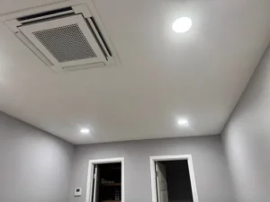 Mini-split ceiling cassette indoor unit.